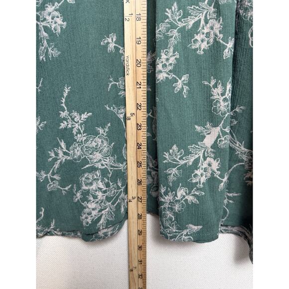 Torrid Women's Blouse Top Tunic Sz 1X? (No tag) Green Long Sleeves Floral Birds - Picture 12 of 13